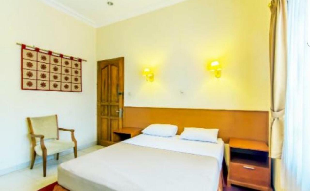 Puri Bernadi Guest House Lembang Exteriér fotografie